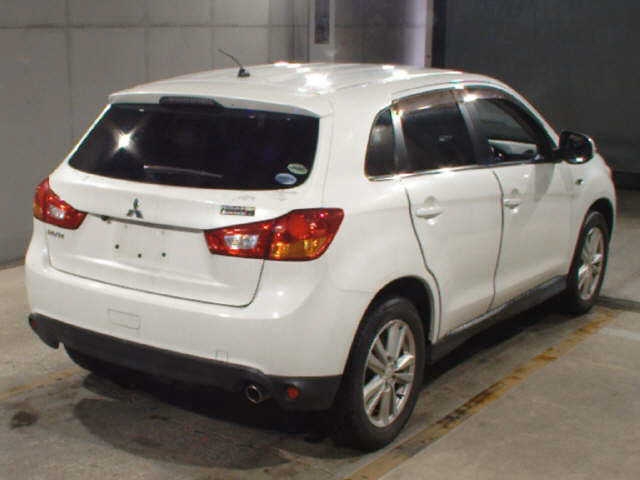 MITSUBISHI RVR