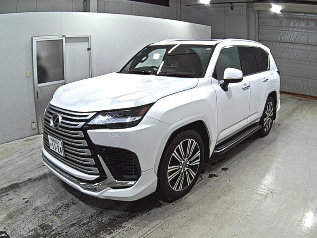 LEXUS LX600