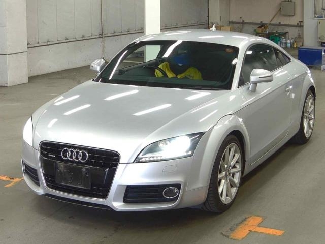 AUDI TT