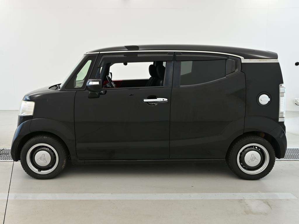 HONDA N-BOX SLASH