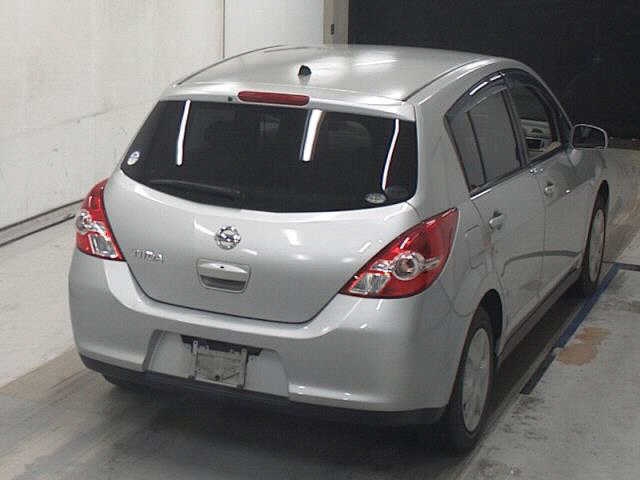 NISSAN TIIDA