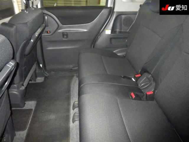 MITSUBISHI DELICA D:2