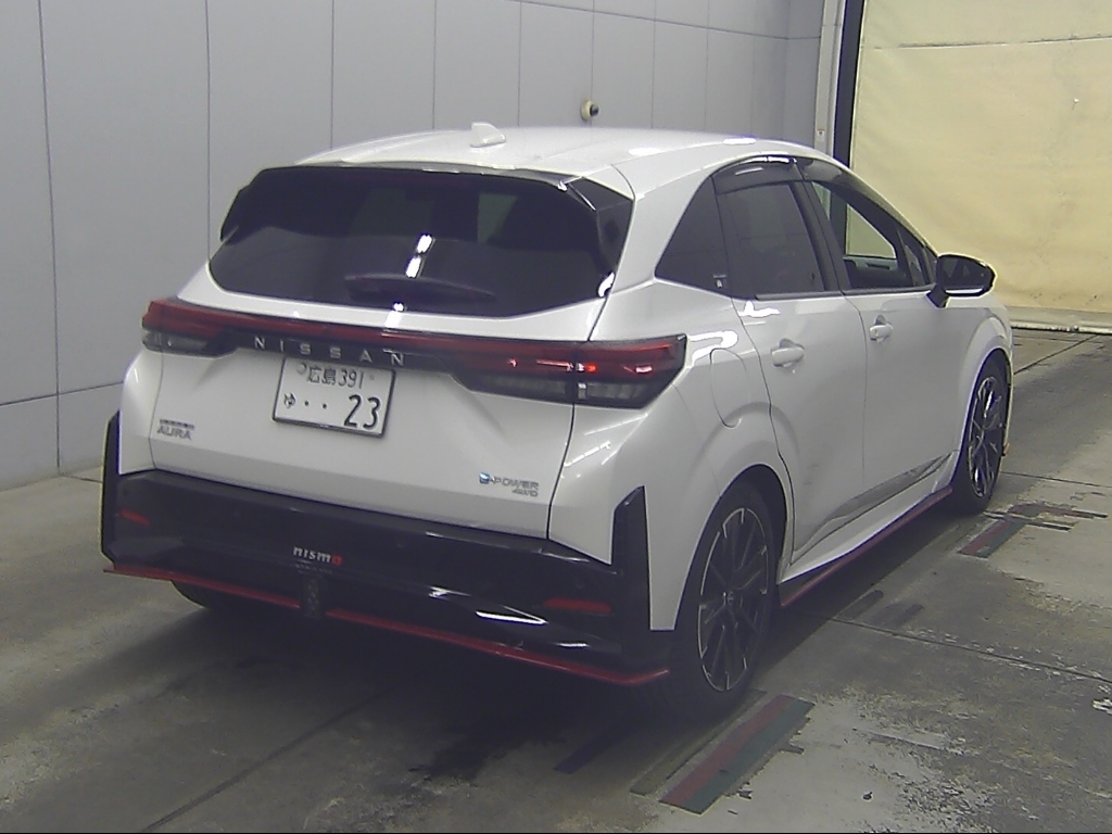 NISSAN AURA