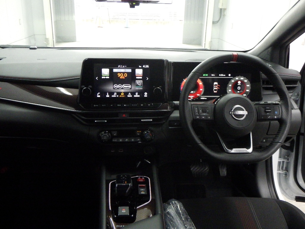 NISSAN AURA