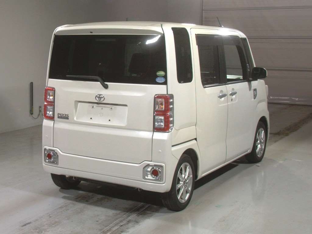 TOYOTA PIXIS MEGA