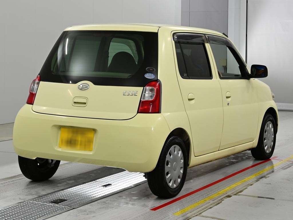DAIHATSU ESSE