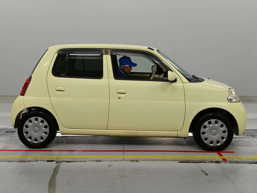DAIHATSU ESSE