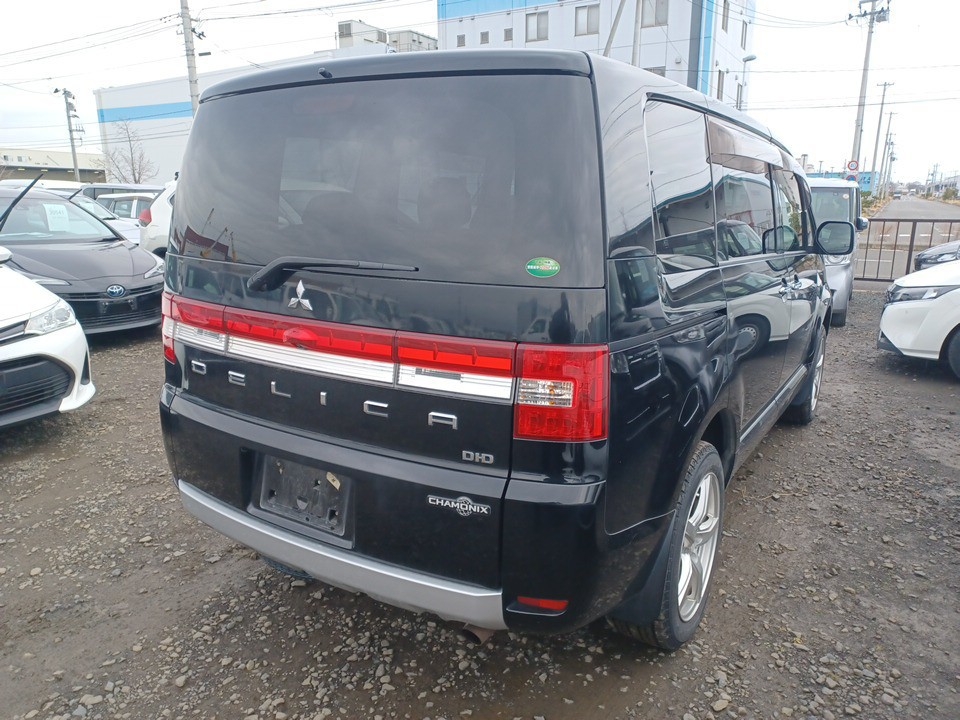 MITSUBISHI DELICA D:5