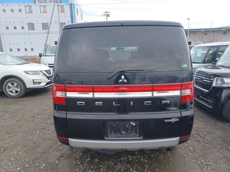 MITSUBISHI DELICA D:5