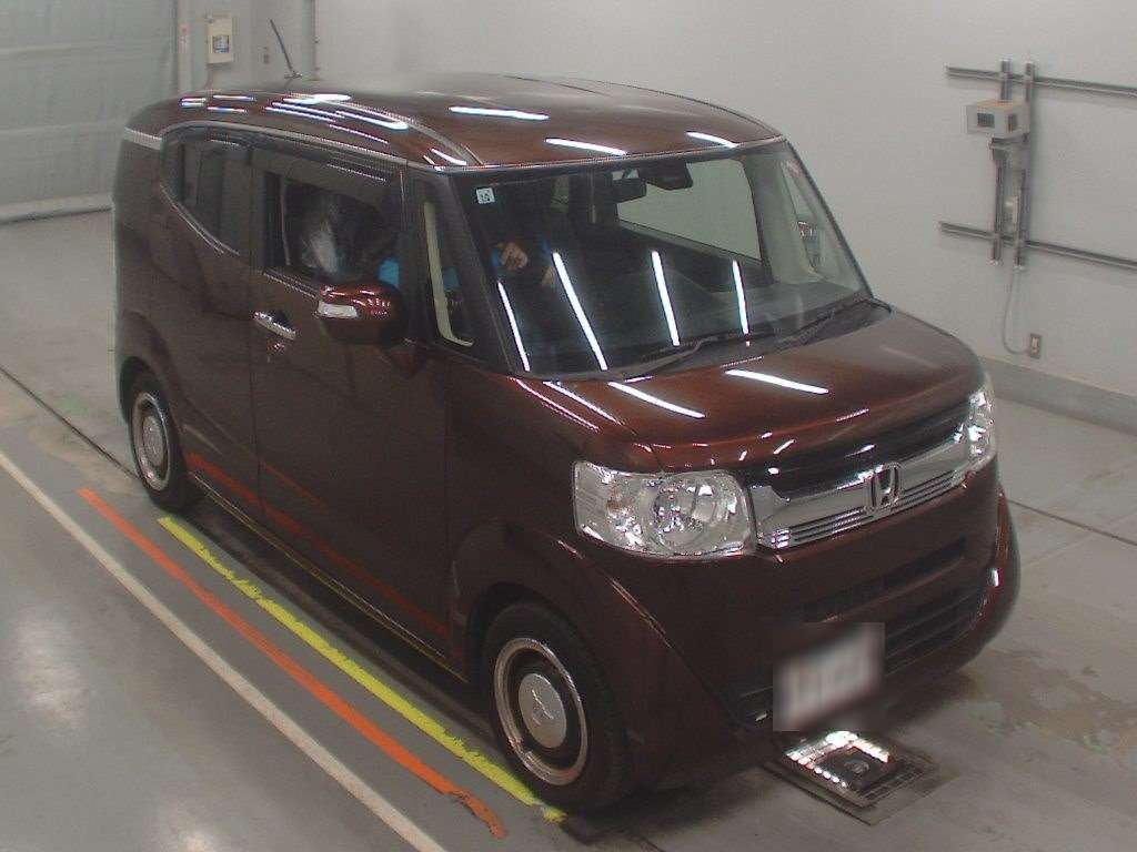 HONDA N-BOX SLASH