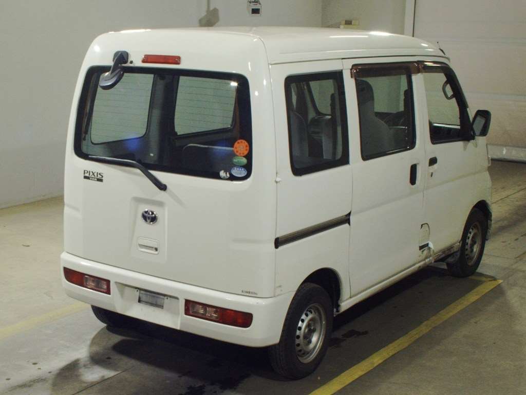 TOYOTA PIXIS VAN