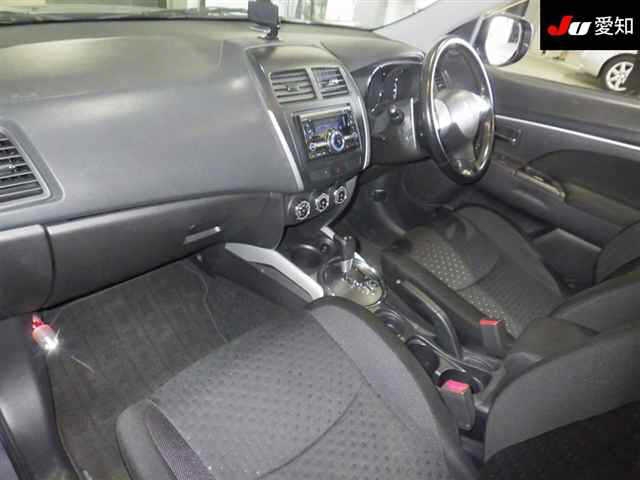 MITSUBISHI RVR
