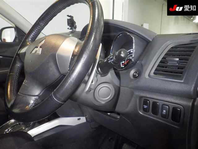 MITSUBISHI RVR