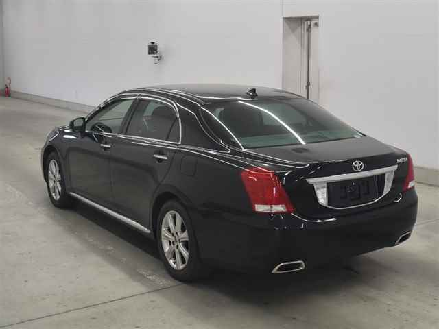 TOYOTA CROWN MAJESTA