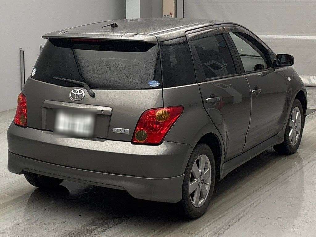 TOYOTA IST