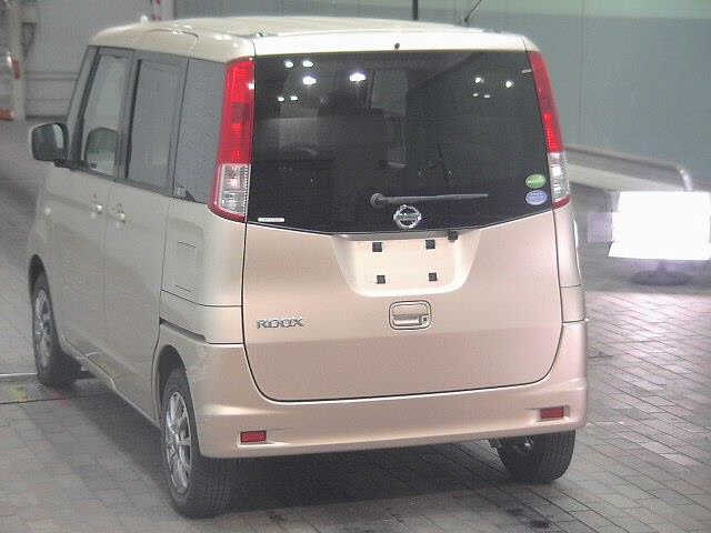 NISSAN ROOX