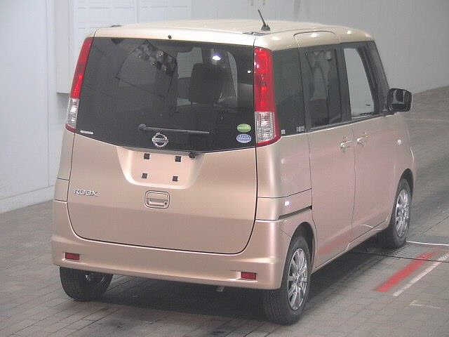NISSAN ROOX