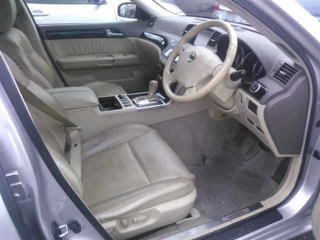 NISSAN FUGA