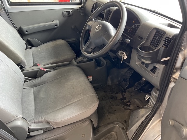 NISSAN CLIPPER
