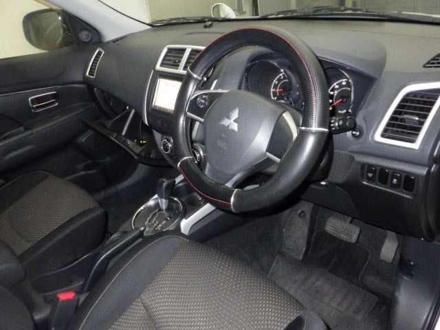 MITSUBISHI RVR