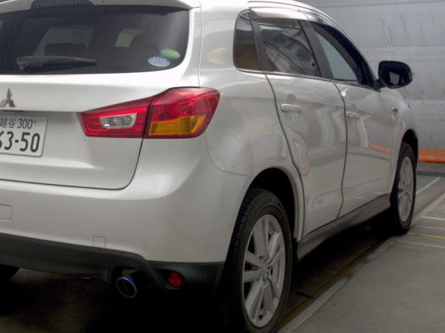 MITSUBISHI RVR