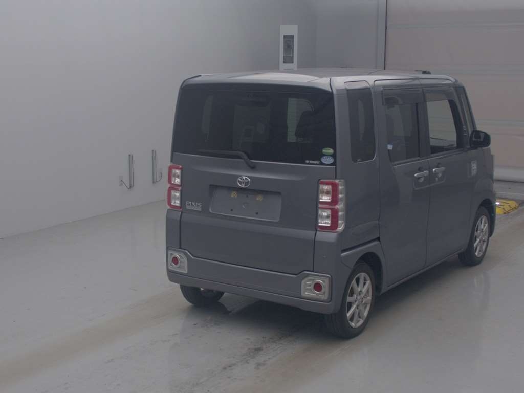 TOYOTA PIXIS MEGA
