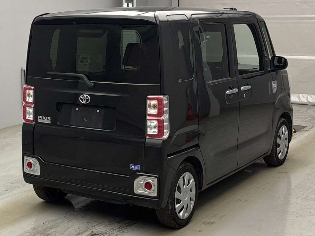 TOYOTA PIXIS MEGA