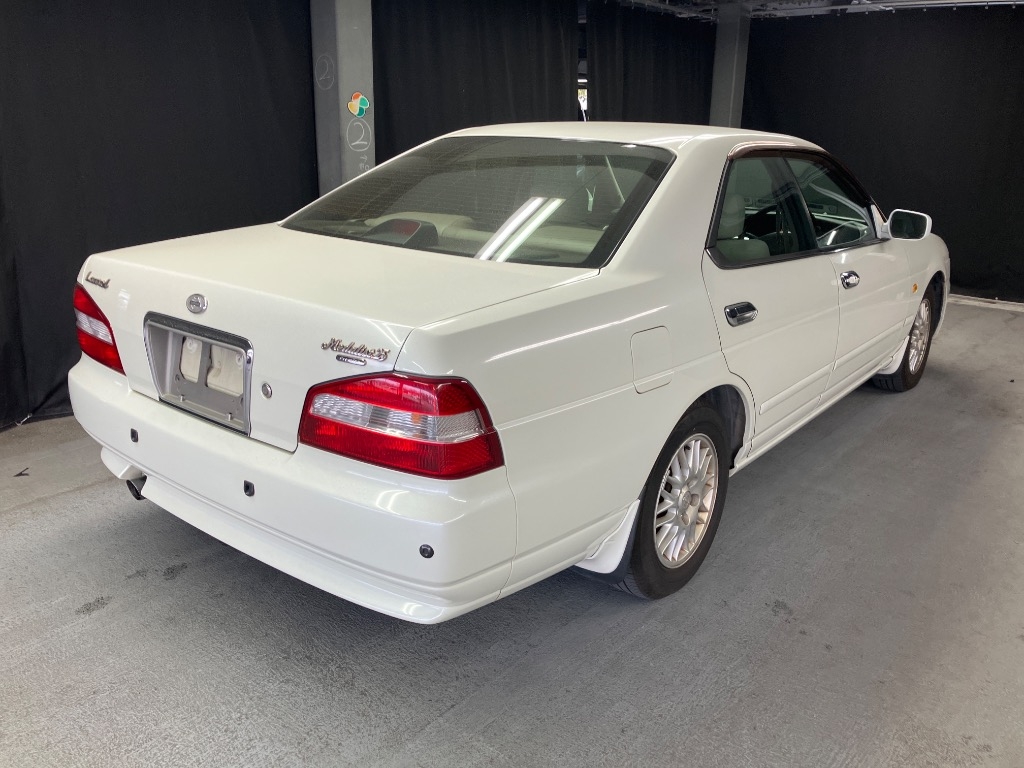 NISSAN LAUREL