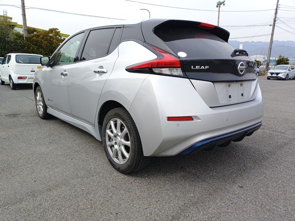 NISSAN LEAF