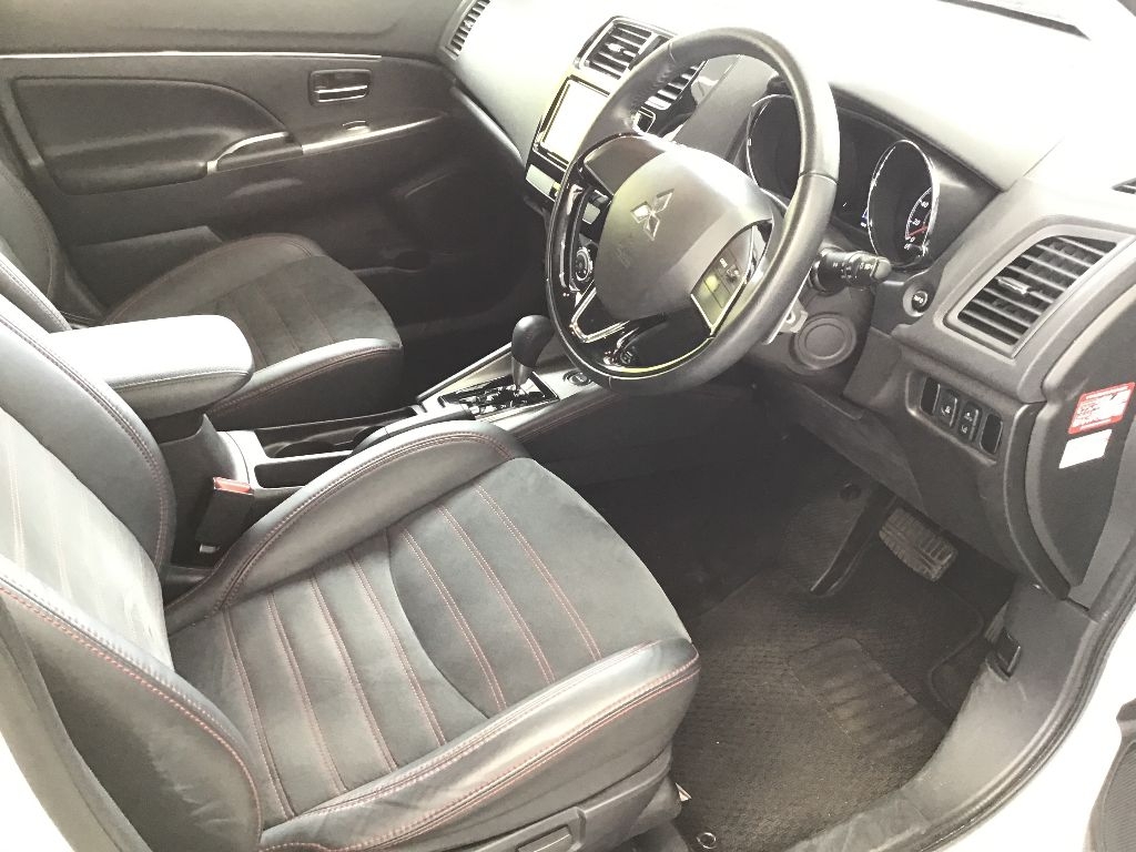 MITSUBISHI RVR