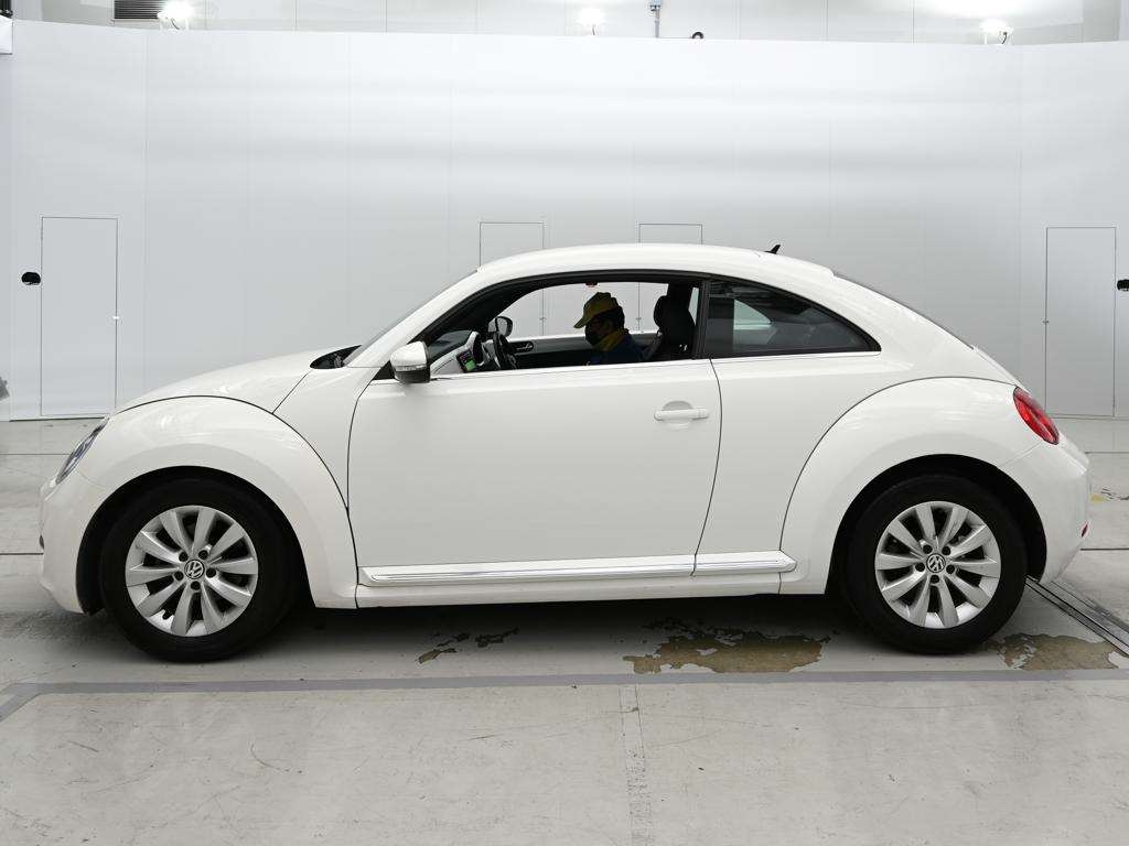 VOLKSWAGEN BEETLE