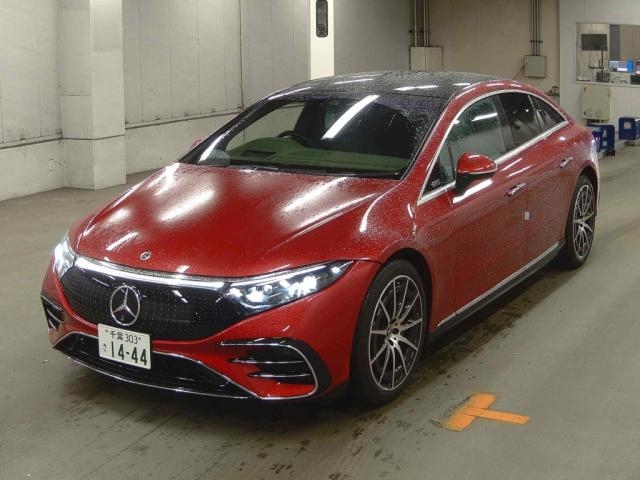 MERCEDES-BENZ EQS