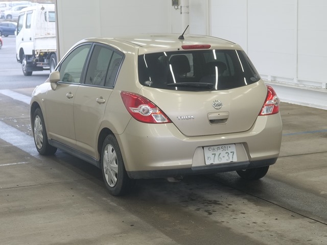 NISSAN TIIDA
