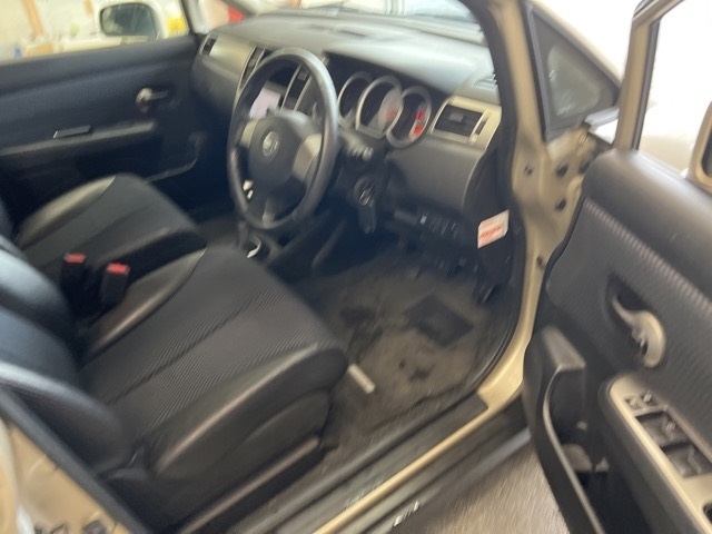 NISSAN TIIDA