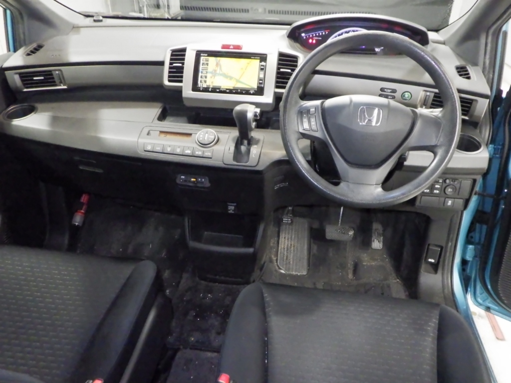 HONDA FREED SPIKE