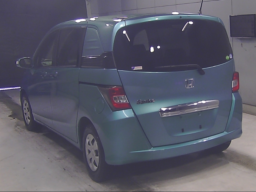 HONDA FREED SPIKE