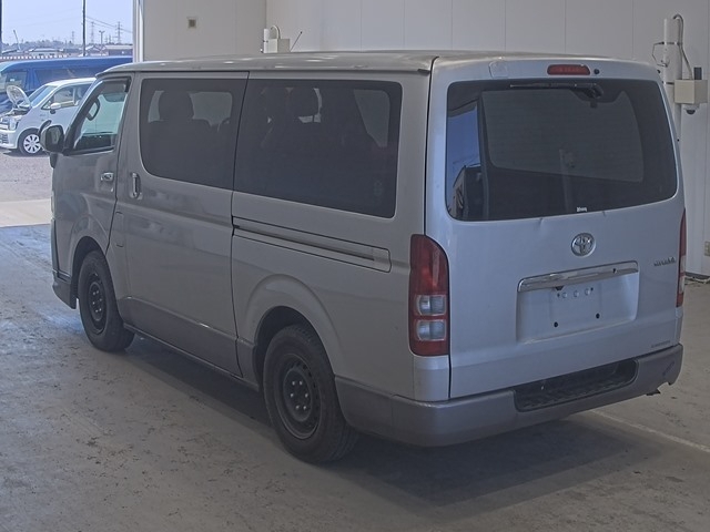 TOYOTA REGIUS ACE