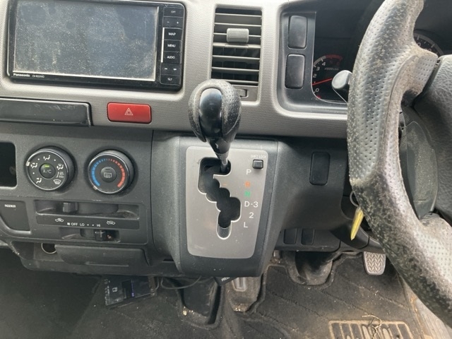 TOYOTA REGIUS ACE
