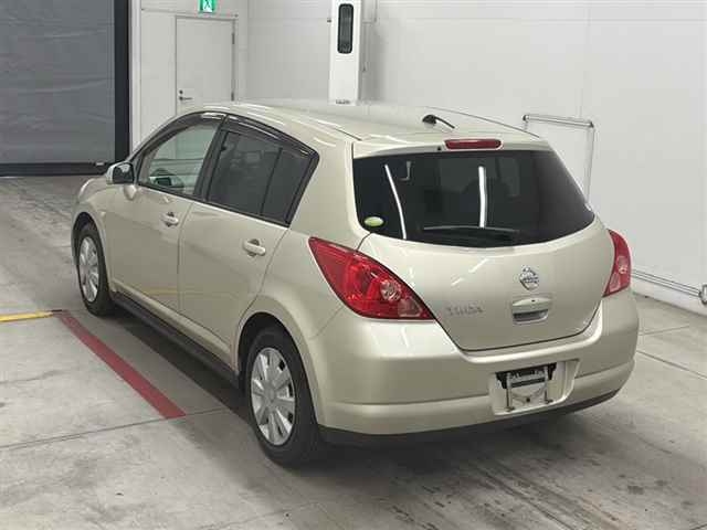 NISSAN TIIDA