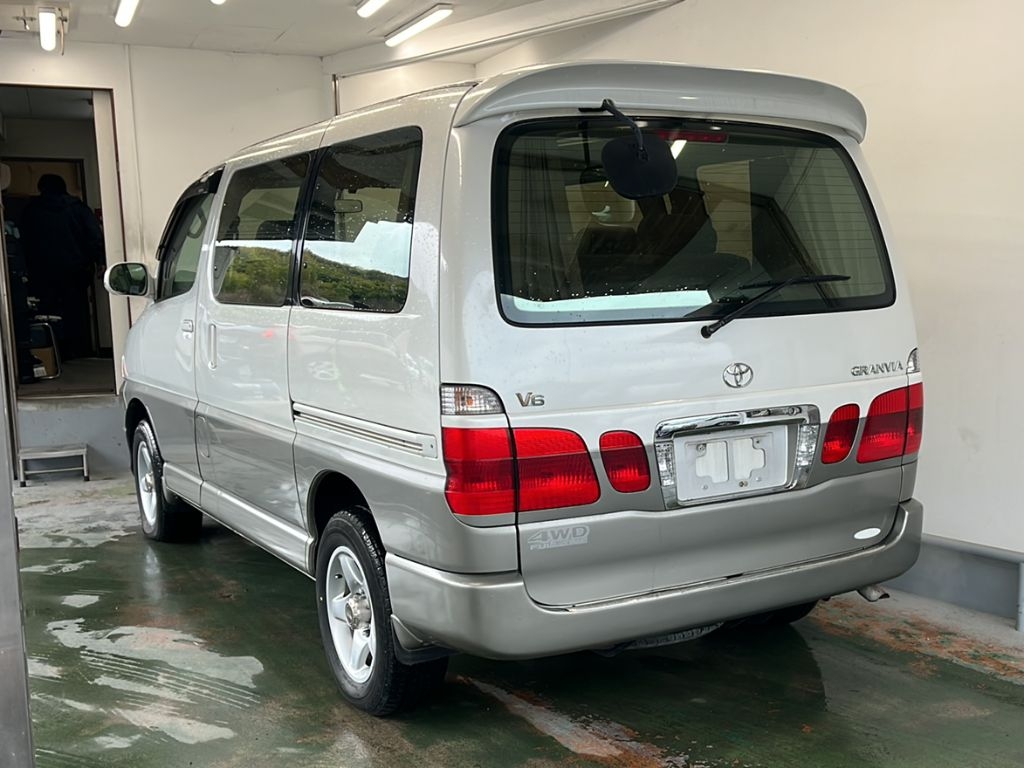 TOYOTA GRANVIA