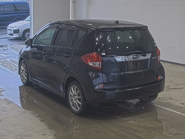 SUBARU TREZIA