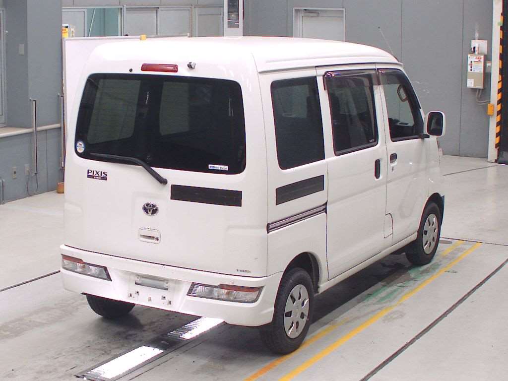 TOYOTA PIXIS VAN