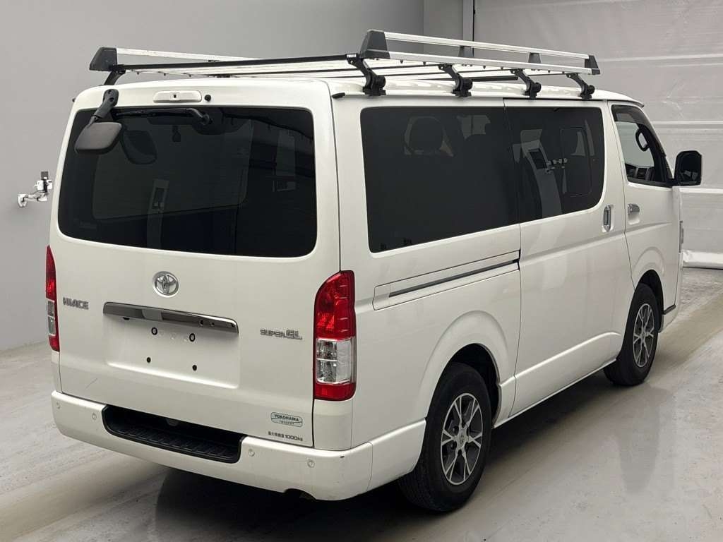 TOYOTA REGIUS ACE