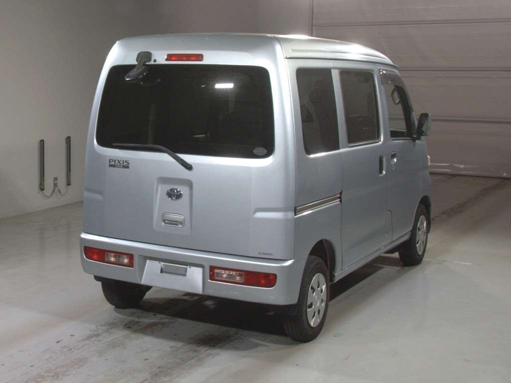TOYOTA PIXIS VAN