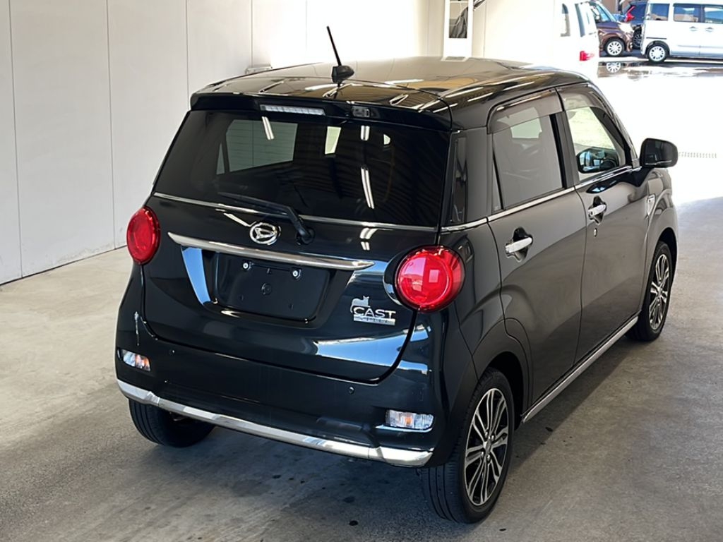 DAIHATSU CAST