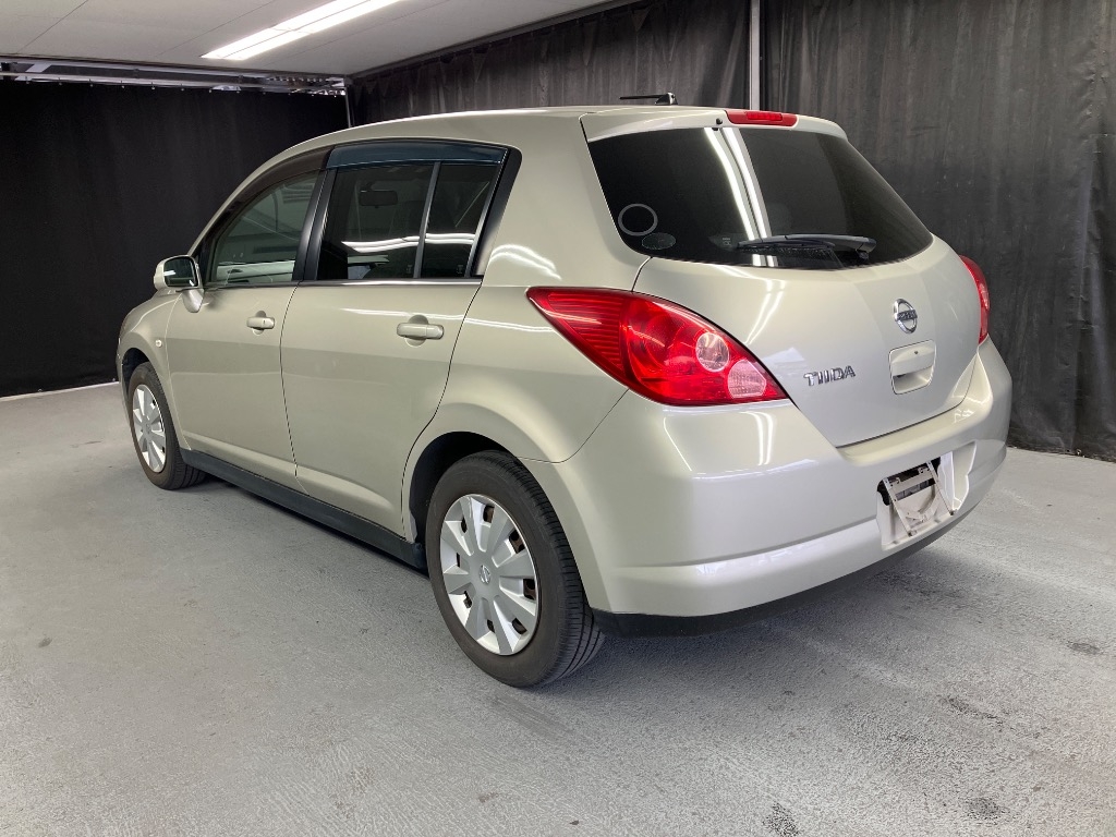 NISSAN TIIDA
