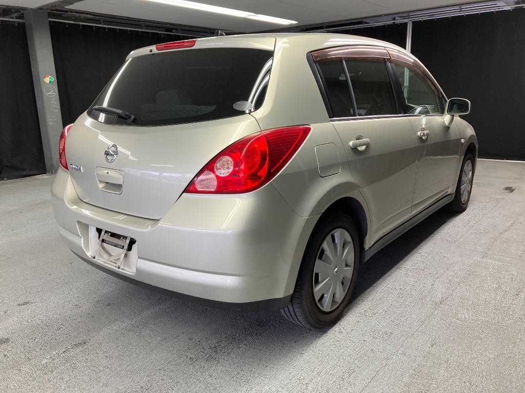NISSAN TIIDA