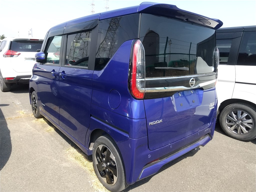 NISSAN ROOX