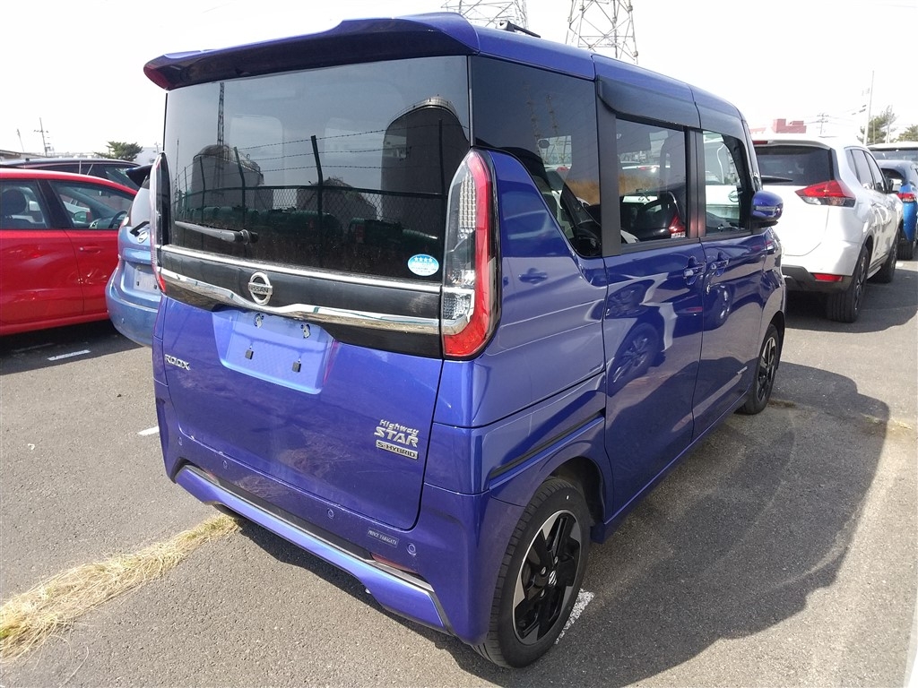 NISSAN ROOX