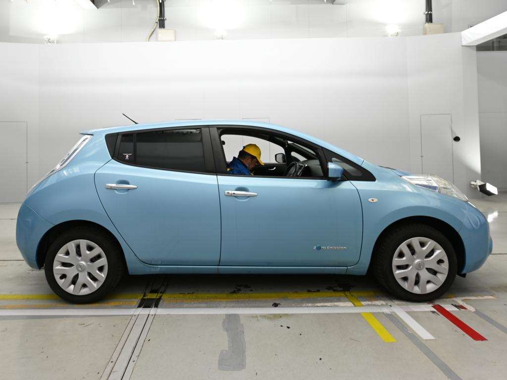 NISSAN LEAF